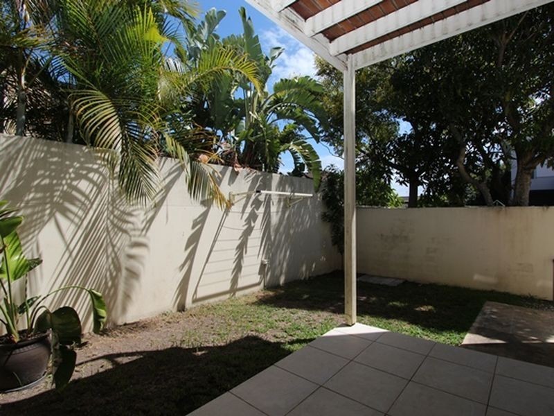 28B Shoveller Avenue, Paradise Point QLD 4216