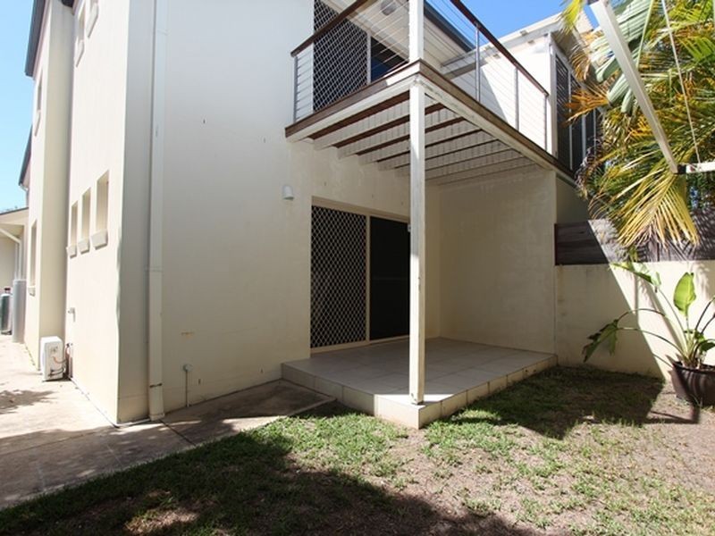 28B Shoveller Avenue, Paradise Point QLD 4216