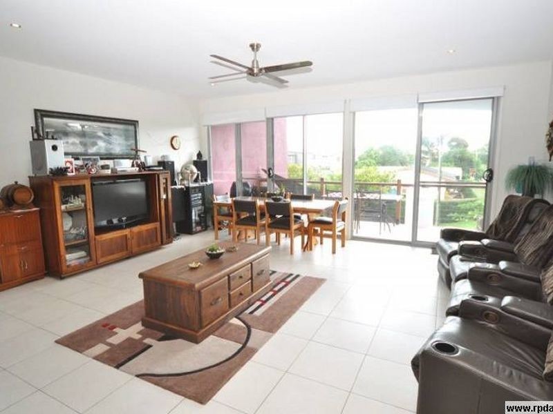 2/28 Cawthray Street, Biggera Waters QLD 4216