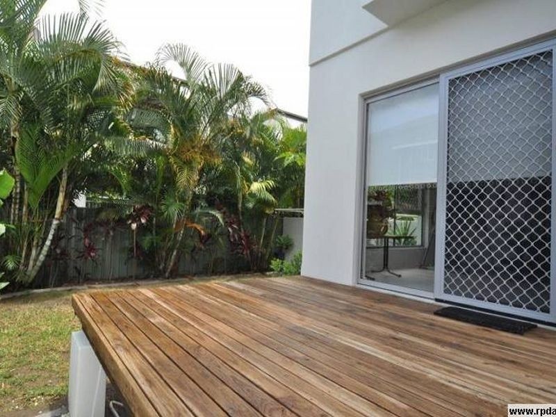 2/28 Cawthray Street, Biggera Waters QLD 4216