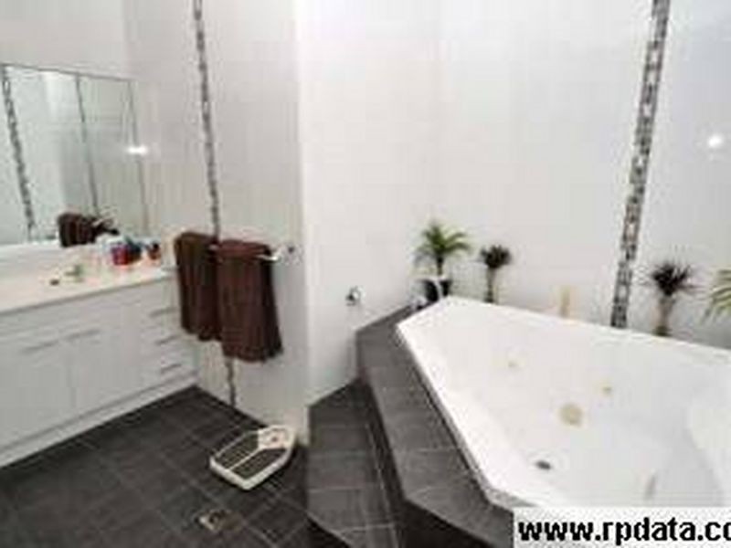 2/28 Cawthray Street, Biggera Waters QLD 4216