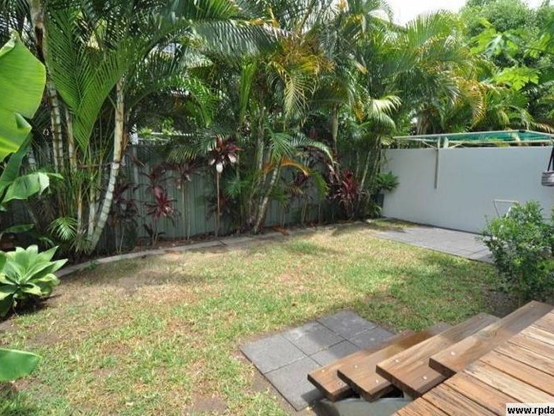 2/28 Cawthray Street, Biggera Waters QLD 4216