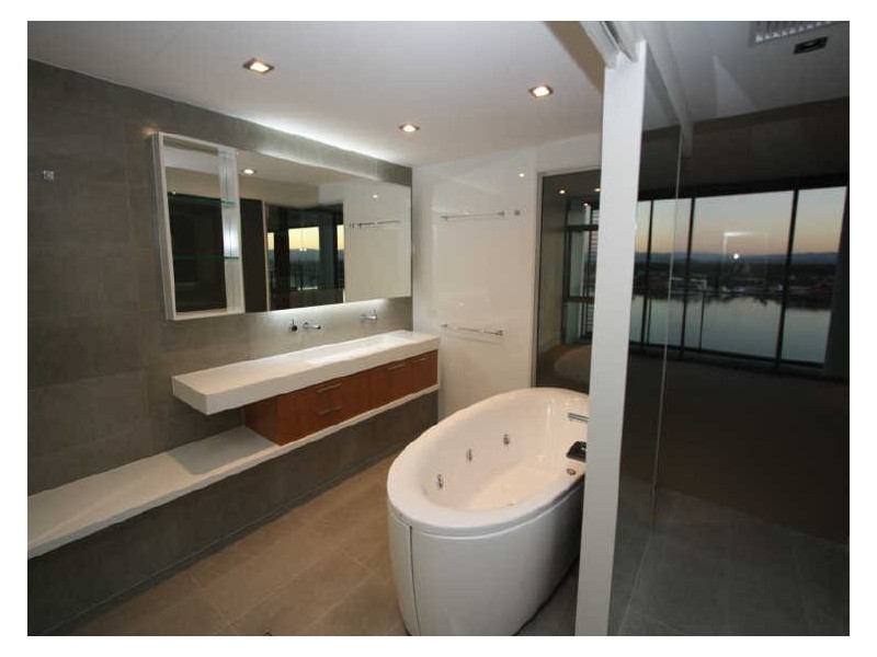 31702 Ephraim Island, Paradise Point QLD 4216