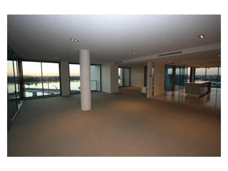 31702 Ephraim Island, Paradise Point QLD 4216