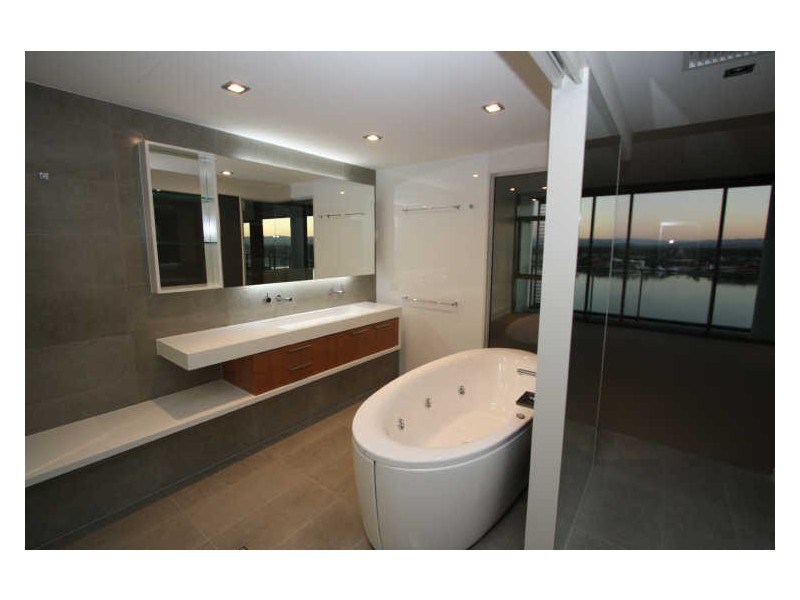 31702 Ephraim Island, Paradise Point QLD 4216