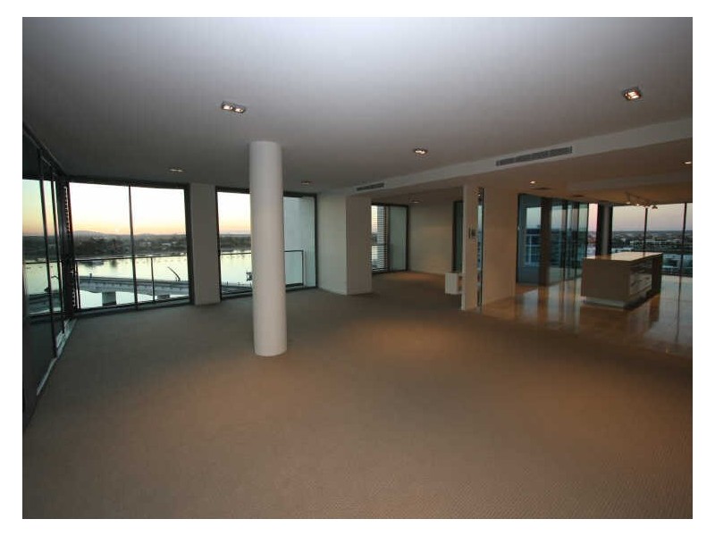 31702 Ephraim Island, Paradise Point QLD 4216