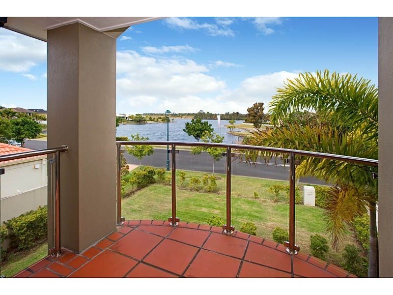 6 Serenity Boulevard, Helensvale QLD 4212