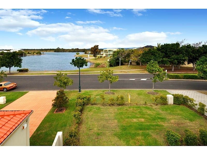 6 Serenity Boulevard, Helensvale QLD 4212