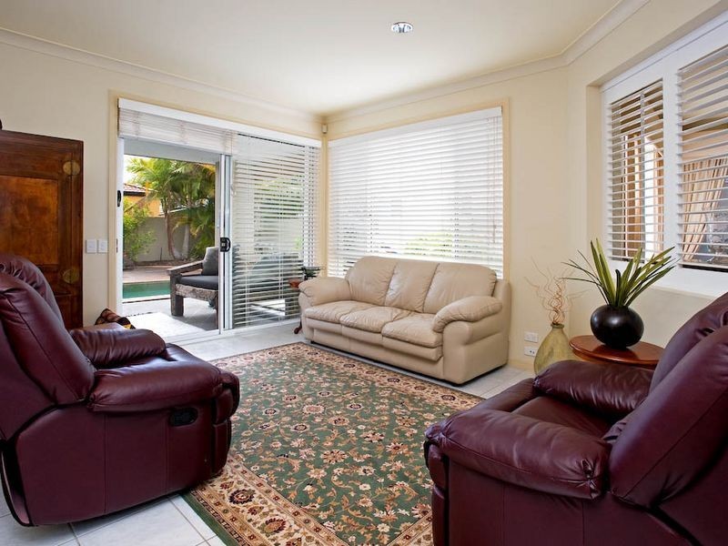 6 Serenity Boulevard, Helensvale QLD 4212