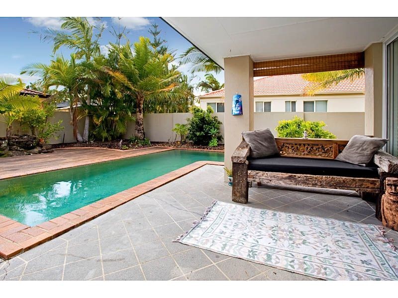 6 Serenity Boulevard, Helensvale QLD 4212