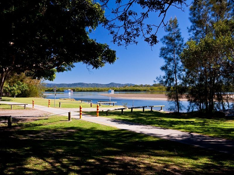 18 Iando Street, Coombabah QLD 4216