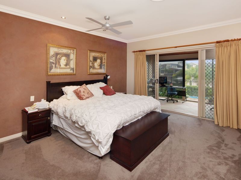 39 Ferrymans Court, Helensvale QLD 4212