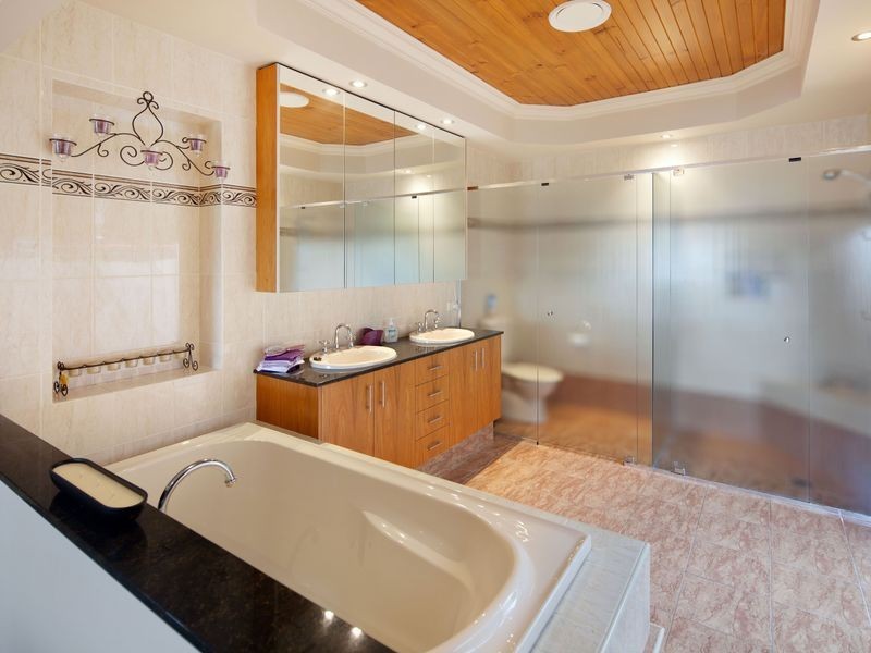 39 Ferrymans Court, Helensvale QLD 4212