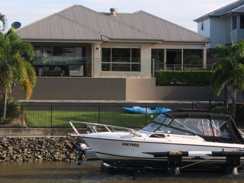 39 Ferrymans Court, Helensvale QLD 4212