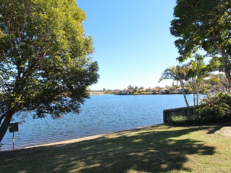 44 Burrendong Road, Coombabah QLD 4216