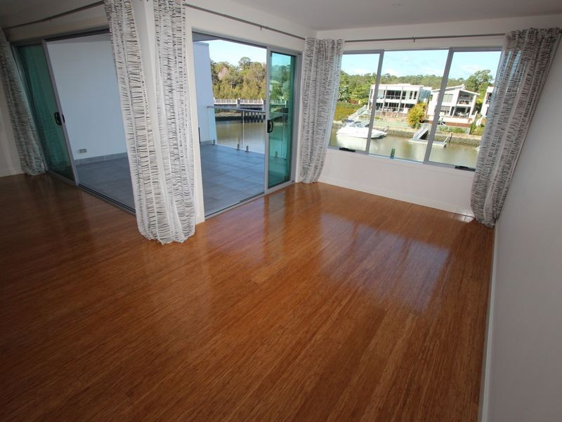 10 Quayside Drive, Helensvale QLD 4212