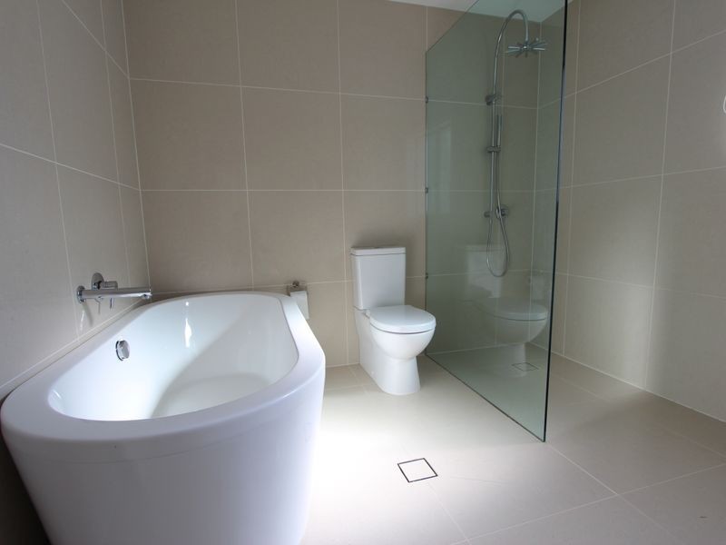 10 Quayside Drive, Helensvale QLD 4212