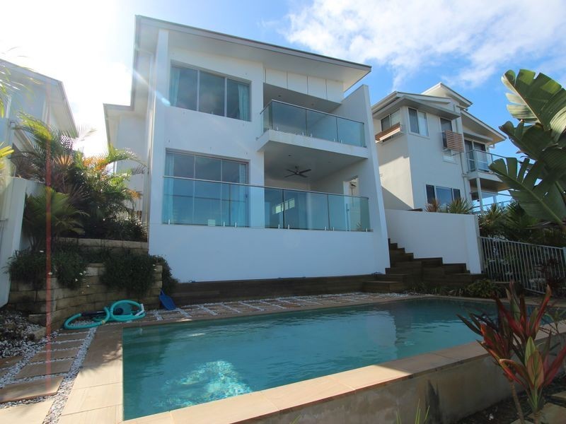 10 Quayside Drive, Helensvale QLD 4212