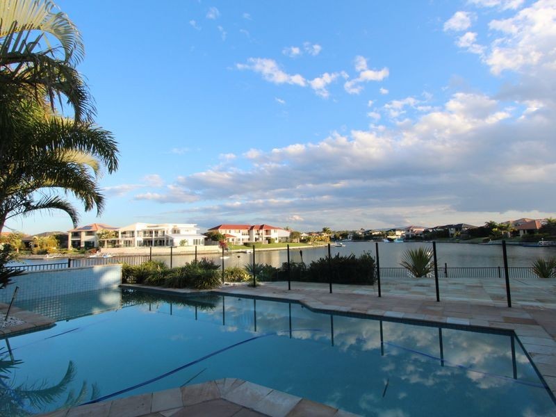 10 Pipers Point, Helensvale QLD 4212