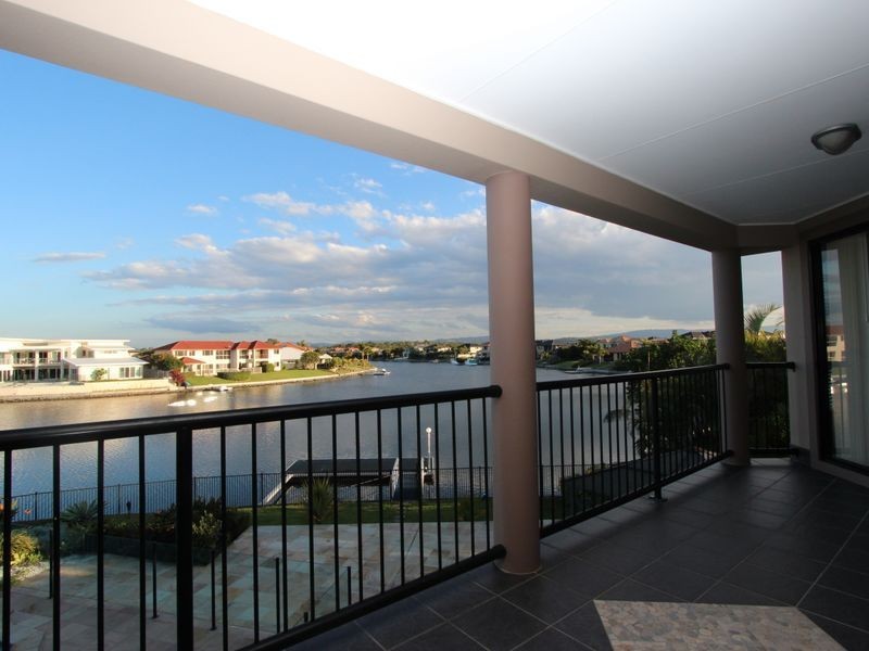 10 Pipers Point, Helensvale QLD 4212