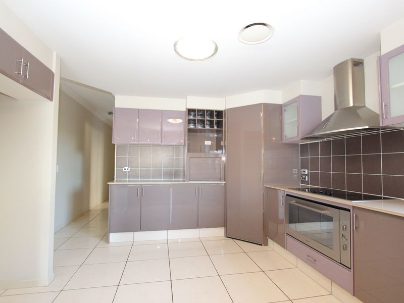 10 Pipers Point, Helensvale QLD 4212