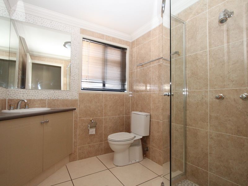 10 Pipers Point, Helensvale QLD 4212