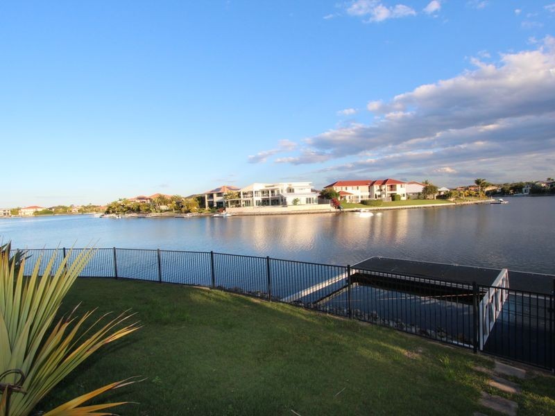 10 Pipers Point, Helensvale QLD 4212