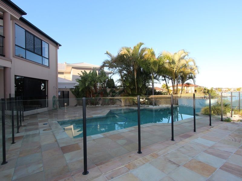 10 Pipers Point, Helensvale QLD 4212