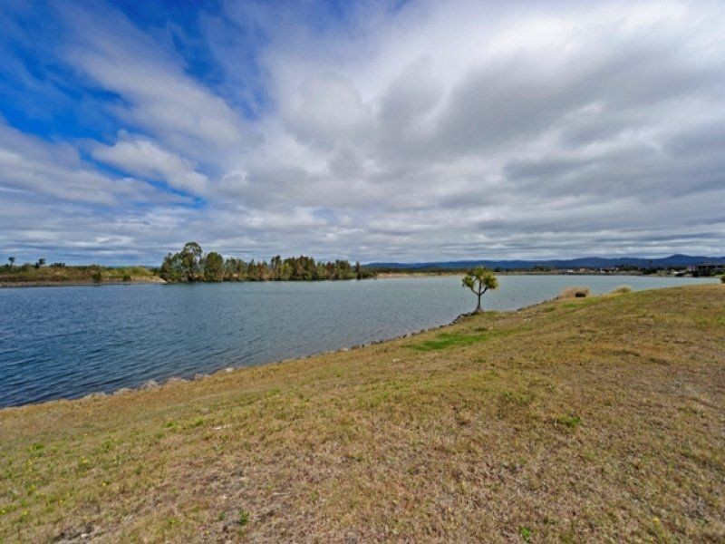 19 Pearl Beach Drive OYSTER COVE, Helensvale QLD 4212