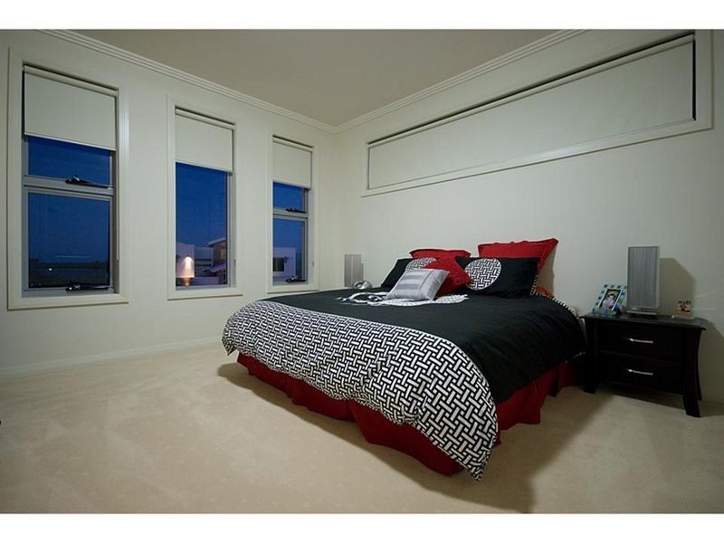 Sovereign Islands QLD 4216