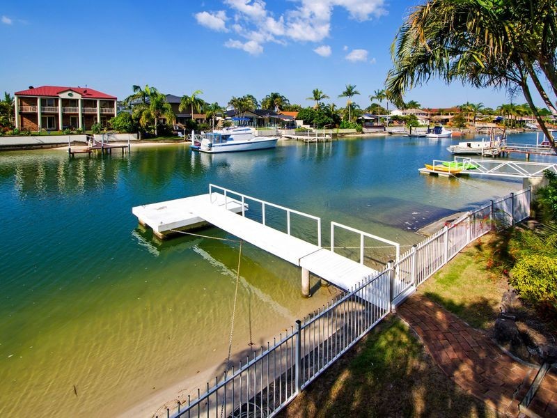 33 Seaspray Street, Paradise Point QLD 4216
