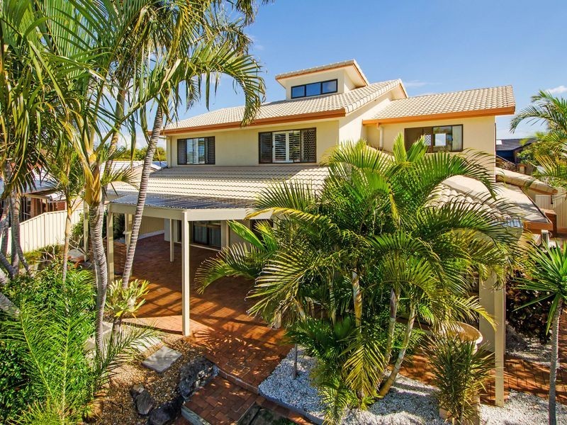 33 Seaspray Street, Paradise Point QLD 4216