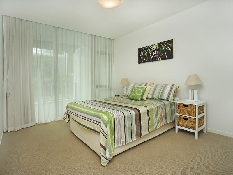 2109 Ephraim Island, Paradise Point QLD 4216