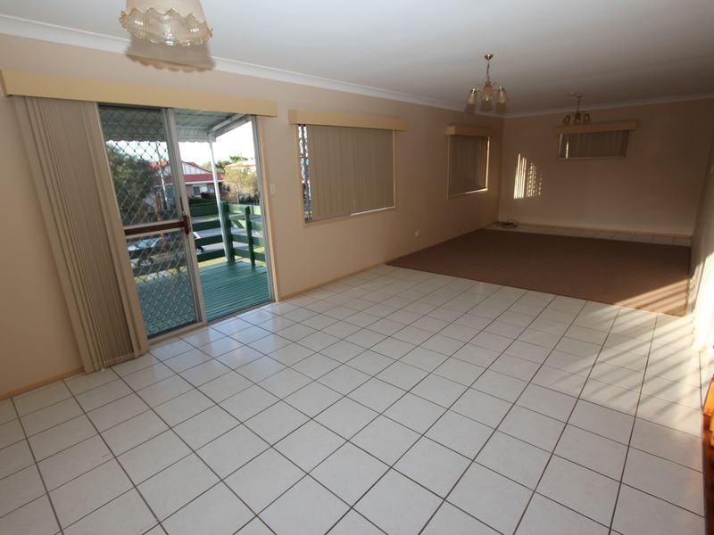 30A Bruce Ave, Paradise Point QLD 4216