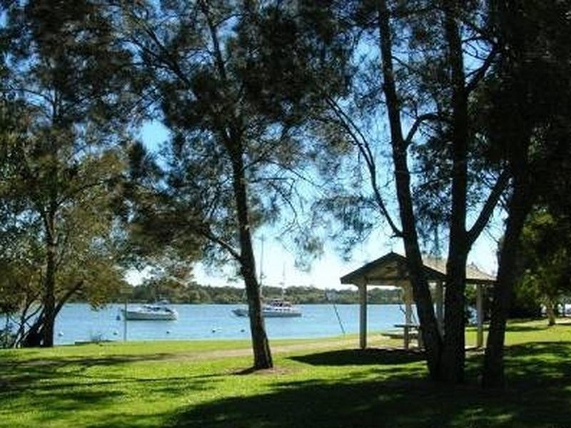 52 Babirra Street, Hope Island QLD 4212