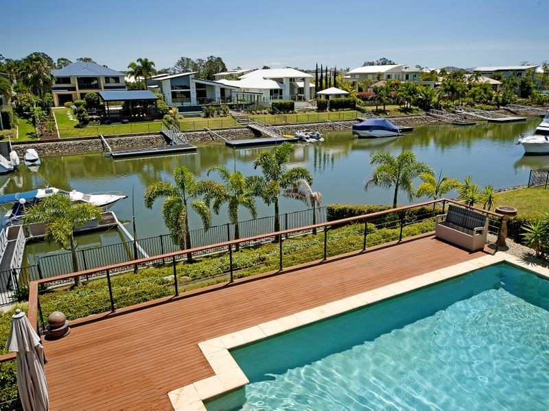 30 Ferrymans Court – Riverlinks, Helensvale QLD 4212
