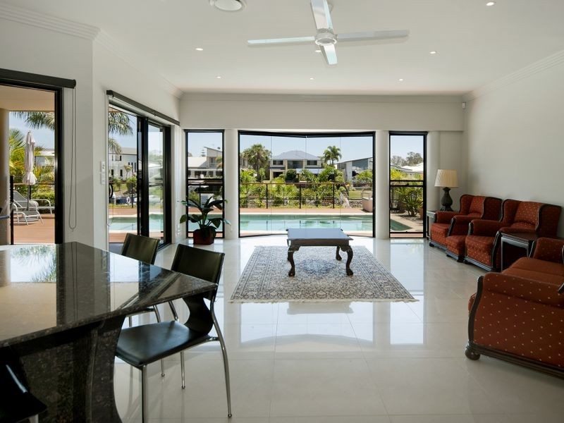 30 Ferrymans Court – Riverlinks, Helensvale QLD 4212
