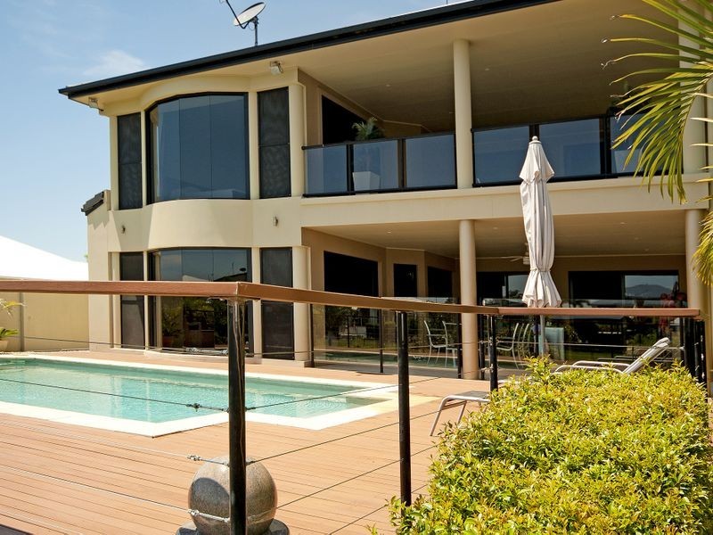 30 Ferrymans Court – Riverlinks, Helensvale QLD 4212
