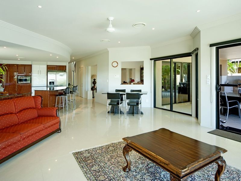 30 Ferrymans Court – Riverlinks, Helensvale QLD 4212