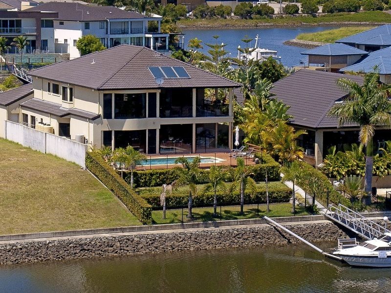 30 Ferrymans Court – Riverlinks, Helensvale QLD 4212