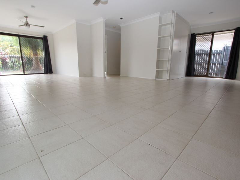 1/16 Rouen Avenue, Paradise Point QLD 4216