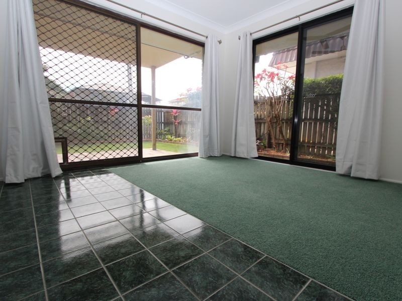 1/16 Rouen Avenue, Paradise Point QLD 4216