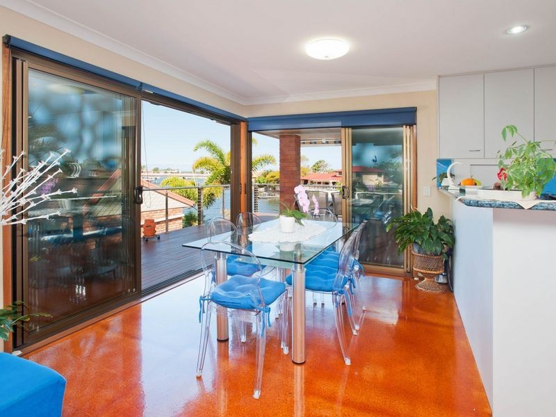 17 Erave Avenue, Runaway Bay QLD 4216