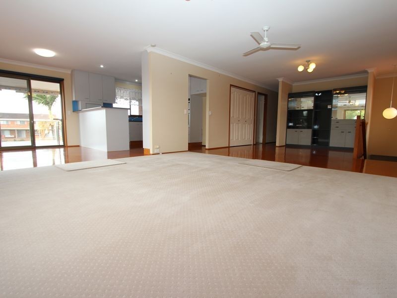 17 Erave Avenue, Runaway Bay QLD 4216