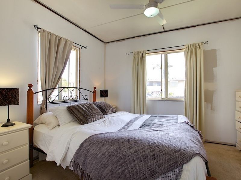 31 Ocean Street, Runaway Bay QLD 4216