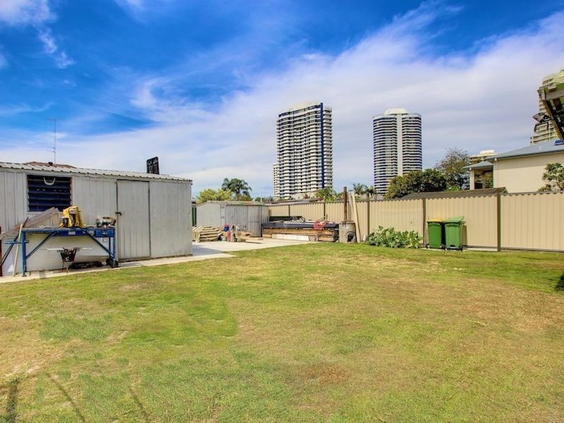 31 Ocean Street, Runaway Bay QLD 4216