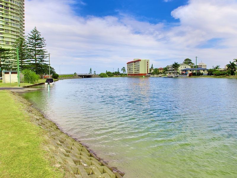 31 Ocean Street, Runaway Bay QLD 4216