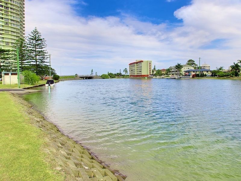 31 Ocean Street, Runaway Bay QLD 4216