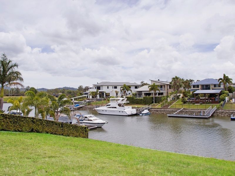 32 Ferrymans Court -RIVERLINKS, Helensvale QLD 4212