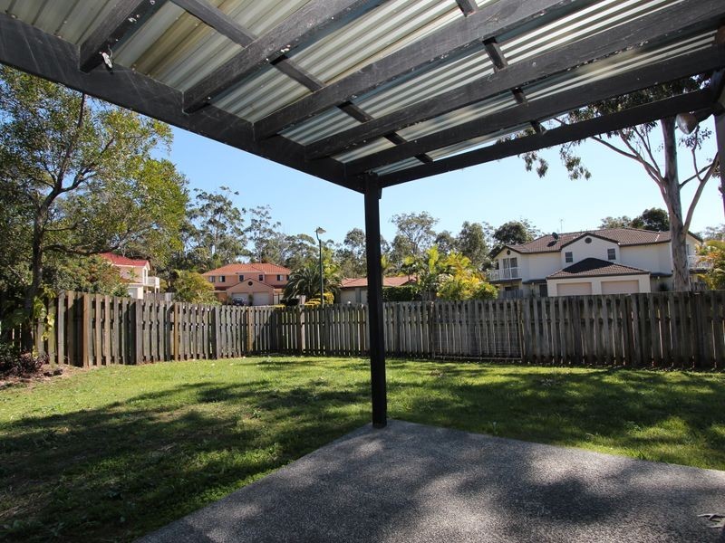 2/184 Greenacre Drive, Arundel QLD 4214
